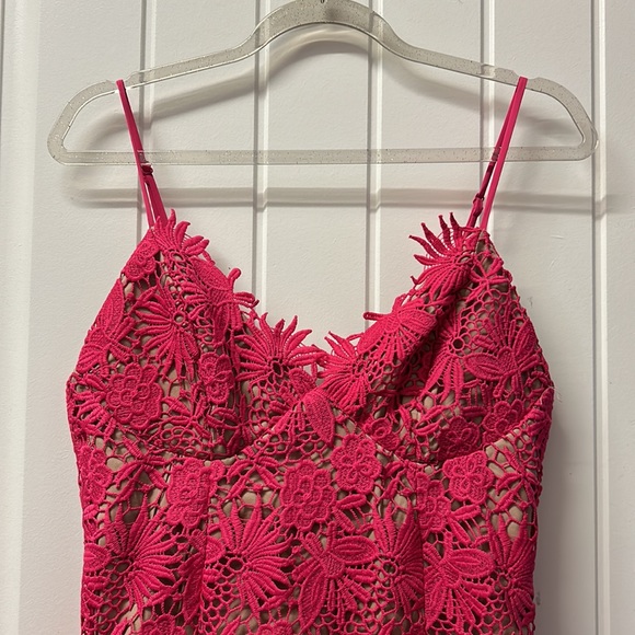 BARDOT Tayla Lace Dress NWT - Picture 4 of 6